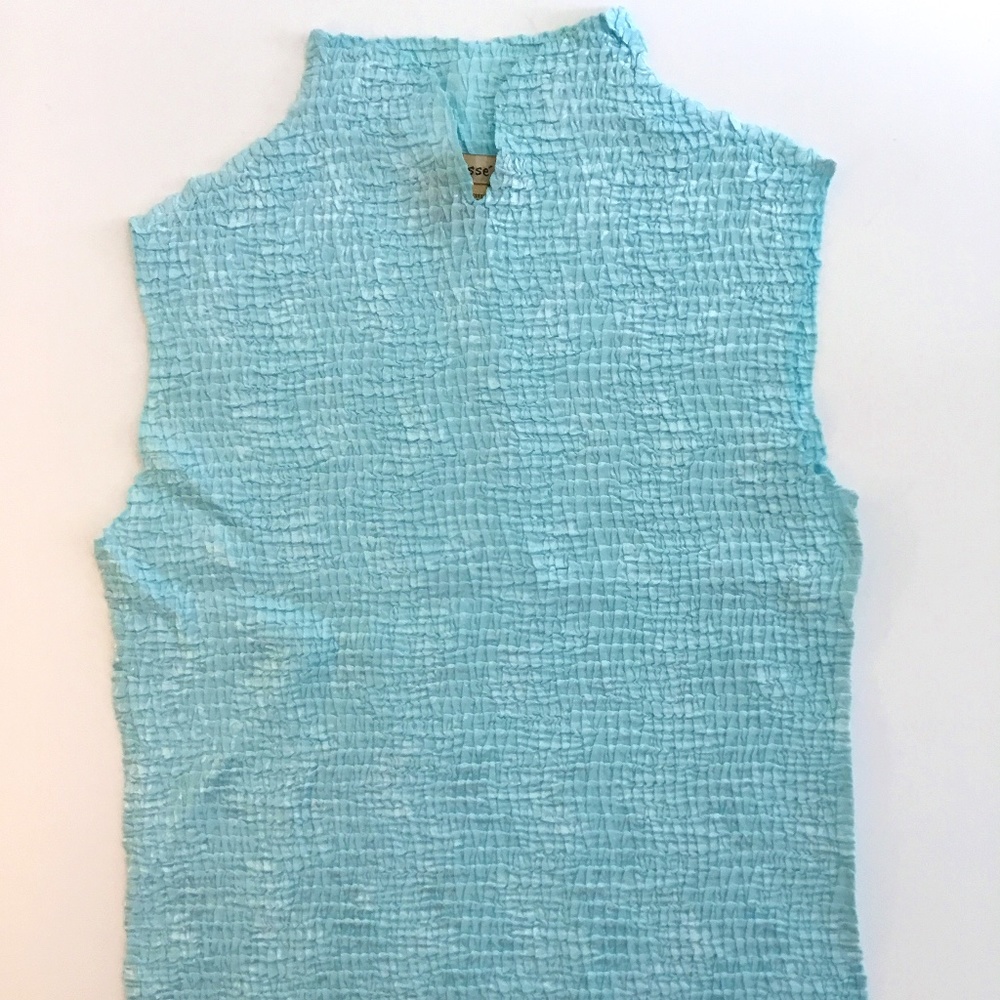 Aqua Sleeveless Pucker Top - Medium -PLISSE’ -NWOT